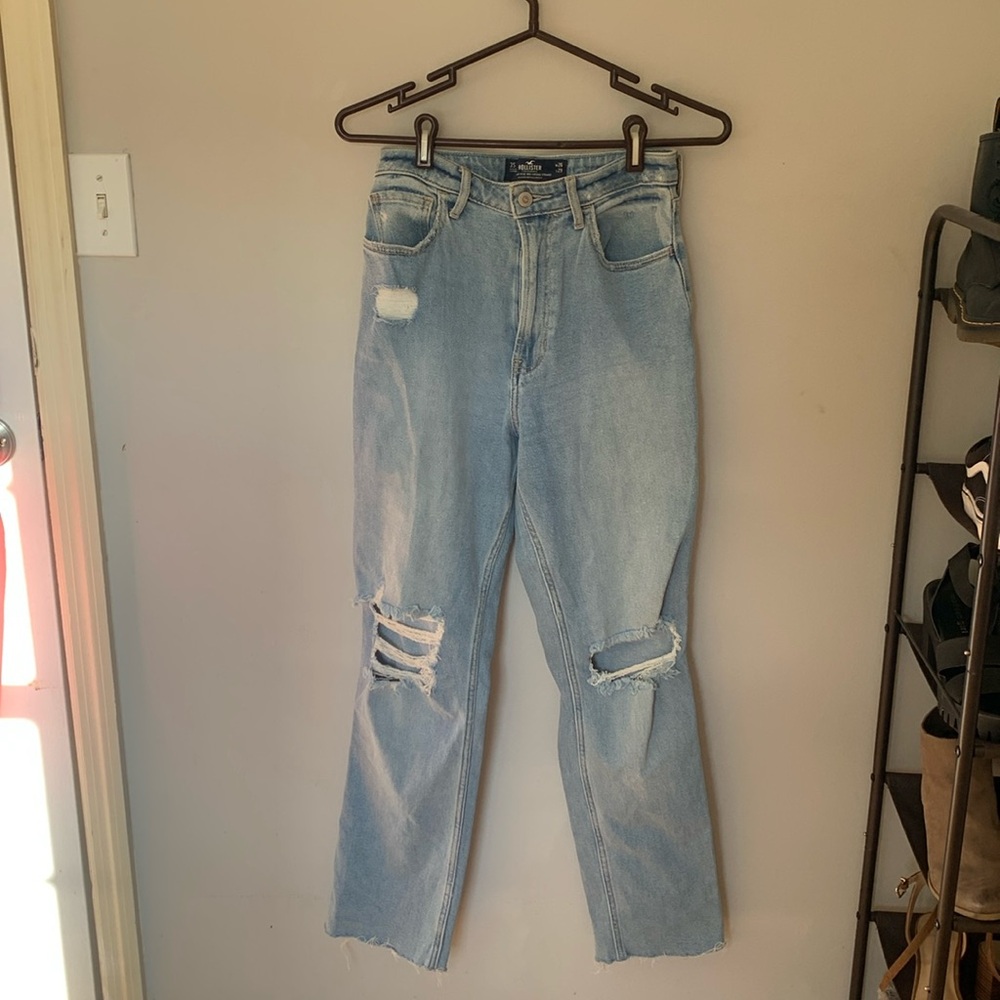 Hollister Ultra High-Rise 90’s Vintage Straight Leg Jeans